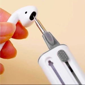 Multi cleaning tool for electronics